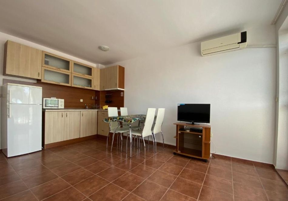 Апартамент за гости - Студио 23 в Комплекс Лотос, Кранево, снимка 7