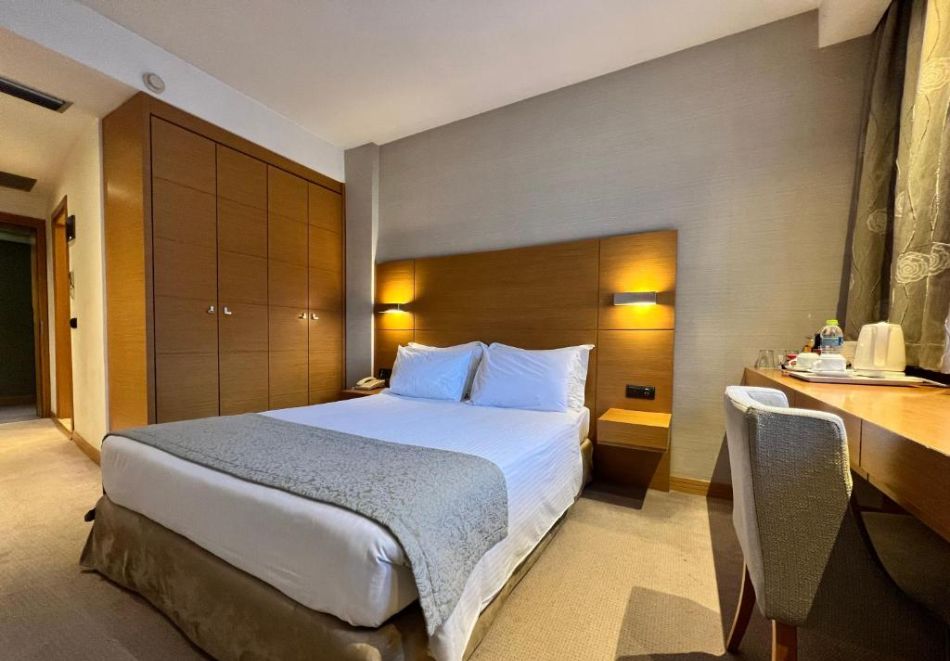 Нова Година в Солун, Гърция! 2 или 3 нощувки на човек със закуски и вечери + Празнична вечеря + сауна и парна баня в Anatolia hotel****, снимка 4