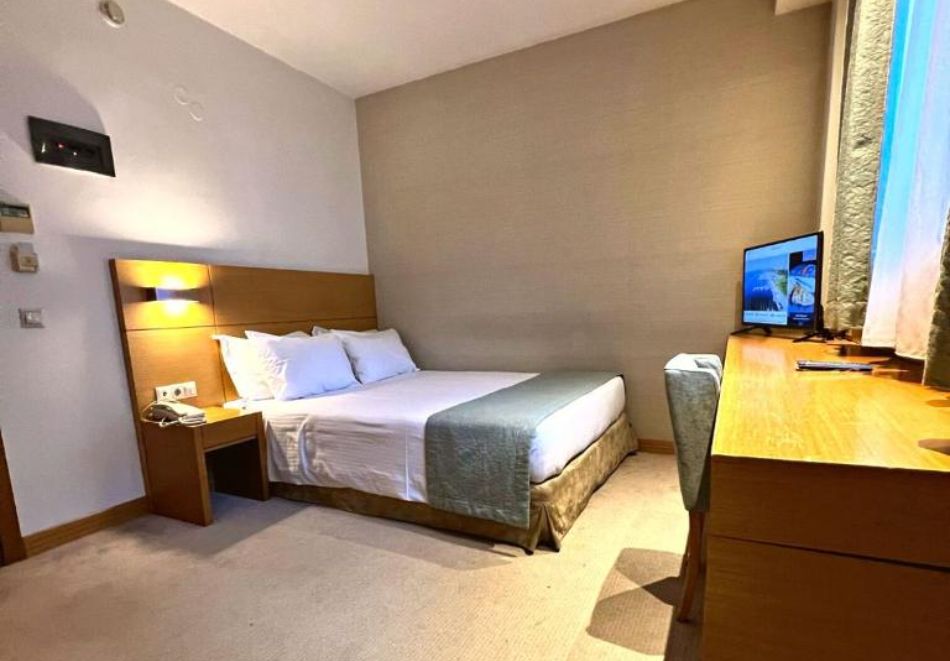 Нова Година в Солун, Гърция! 2 или 3 нощувки на човек със закуски и вечери + Празнична вечеря + сауна и парна баня в Anatolia hotel****, снимка 5