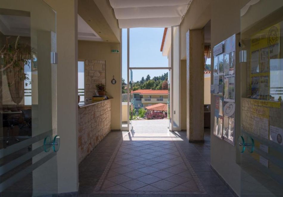 Ранни записвания в Криопиги, Касандра, Гърция: Нощувка за двама + две деца със закуска в апартамент в Alkion Hotel****, снимка 14