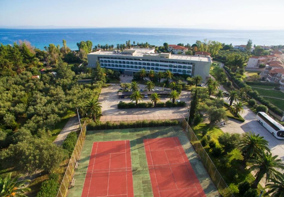 На първа линия в Криопиги, Гърция: Нощувка на човек със закуска и вечеря + басейн и частен плаж с чадър и шезлонг в Kassandra Palace Seaside Resort*****, снимка 23