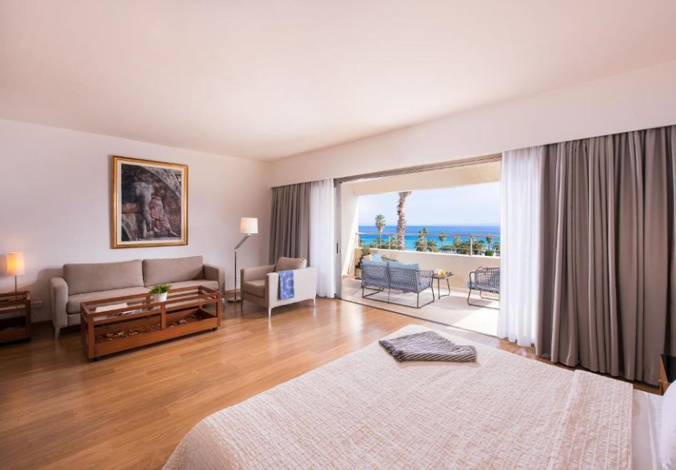 На първа линия в Криопиги, Гърция: Нощувка на човек със закуска и вечеря + басейн и частен плаж с чадър и шезлонг в Kassandra Palace Seaside Resort*****, снимка 13