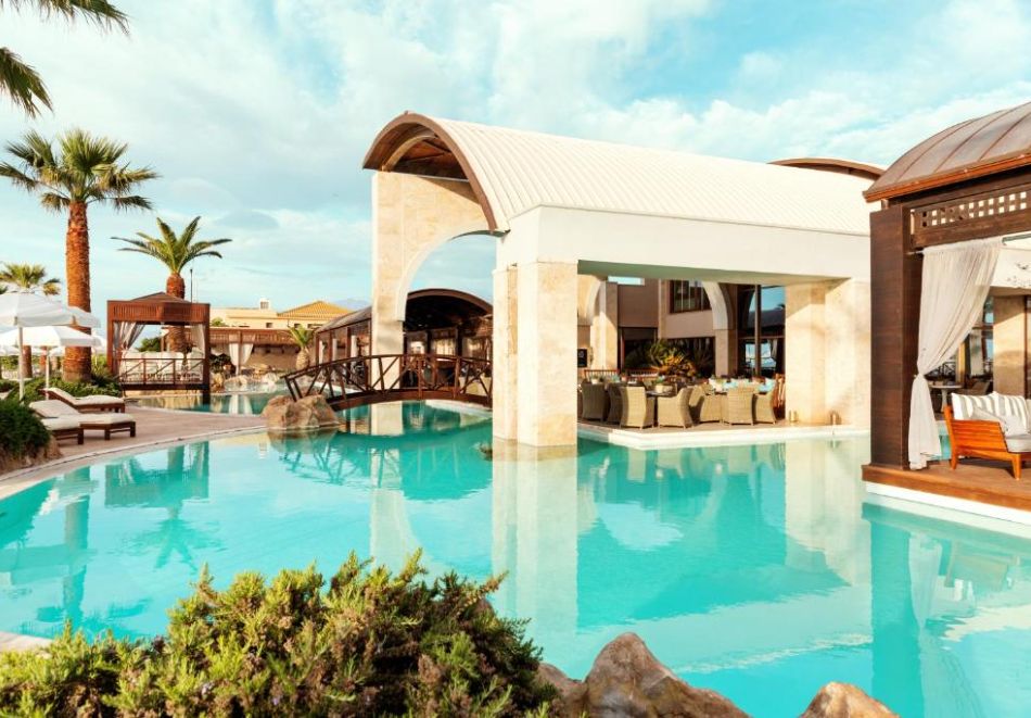 На първа линия в Mediterranean Village 5*, Паралия Катерини! Нощувка за ДВАМА със закуска и вечеря + басейн. Дете до 7г. БЕЗПЛАТНО!, снимка 2
