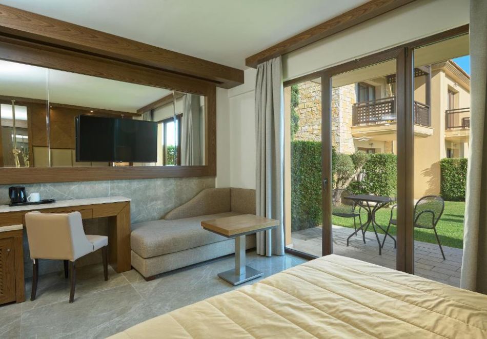 На първа линия в Mediterranean Village 5*, Паралия Катерини! Нощувка за ДВАМА със закуска и вечеря + басейн. Дете до 7г. БЕЗПЛАТНО!, снимка 8