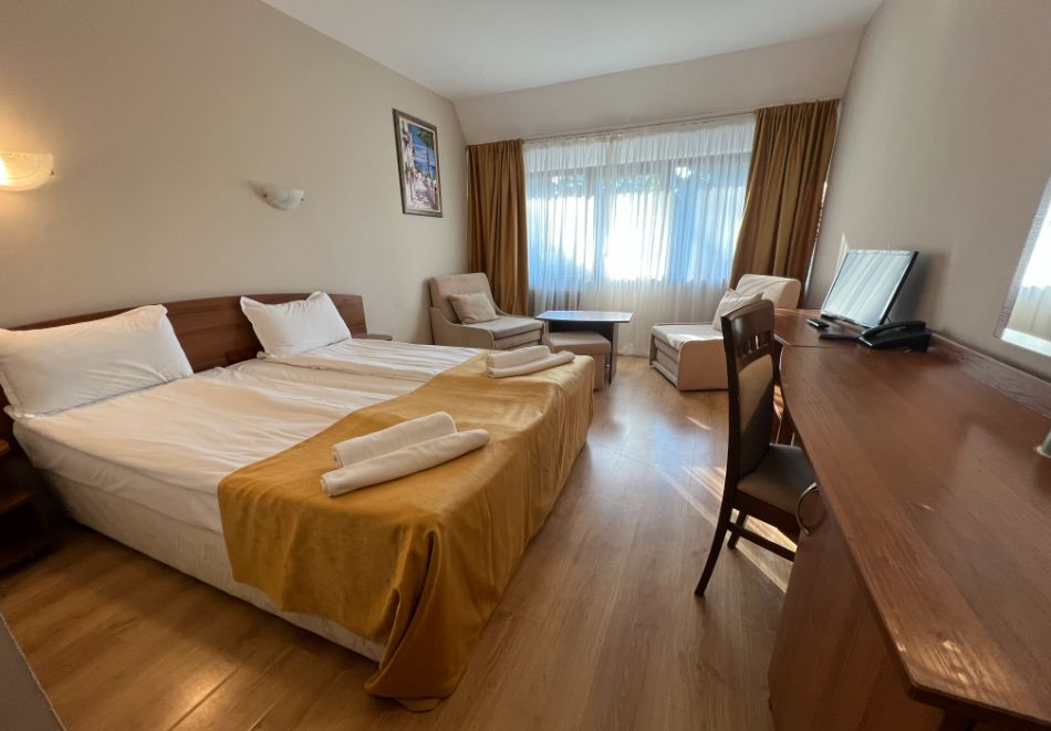 На ски в Боровец: Нощувка на човек със закуска в хотел Мура. Дете до 12г. - БЕЗПЛАТНО!, снимка 5