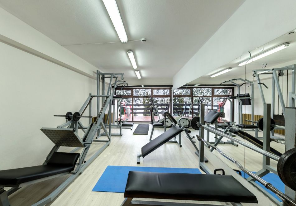 На ски в Боровец: Нощувка на човек със закуска в хотел Мура. Дете до 12г. - БЕЗПЛАТНО!, снимка 16