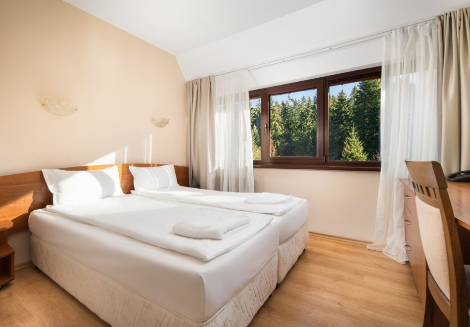 На ски в Боровец: Нощувка на човек със закуска в хотел Мура. Дете до 12г. - БЕЗПЛАТНО!, снимка 6