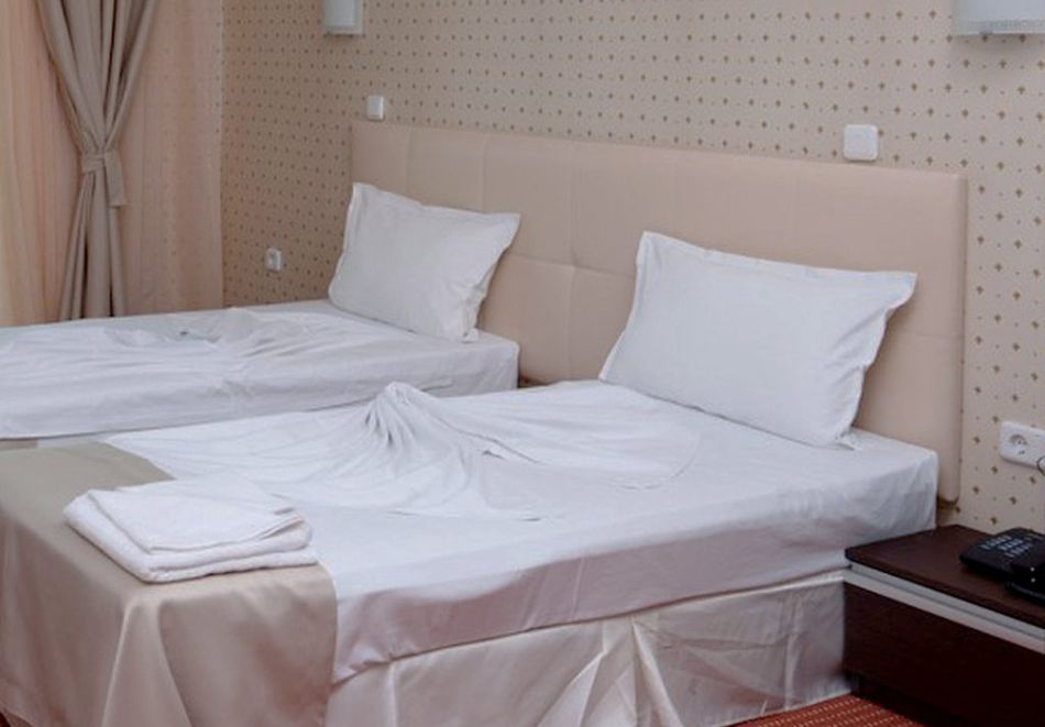 От 14.07 до 30.09 на море в Свети Влас: Нощувка на човек на база All Inclusive + басейн от хотел Свети Георги Палас! Дете до 12.99г. - БЕЗПЛАТНО!!!, снимка 9