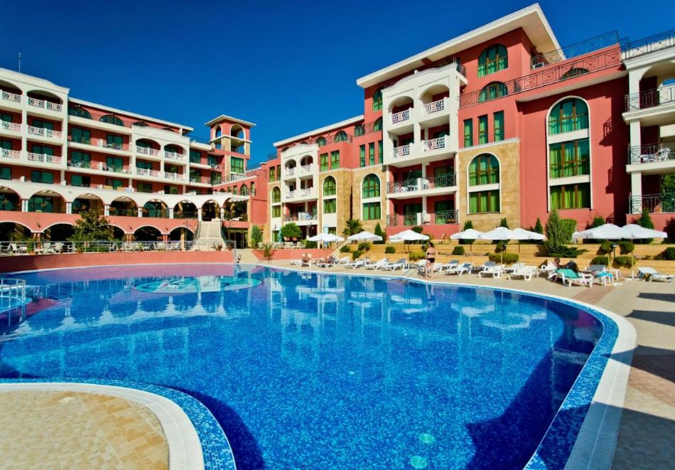 От 14.07 до 30.09 на море в Свети Влас: Нощувка на човек на база All Inclusive + басейн от хотел Свети Георги Палас! Дете до 12.99г. - БЕЗПЛАТНО!!!, снимка 6