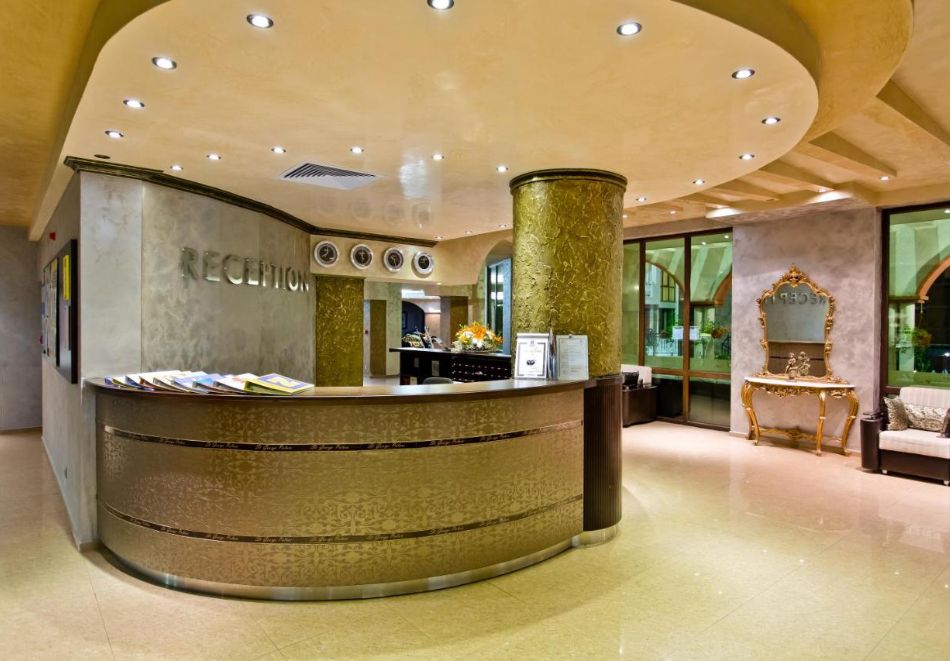 От 14.07 до 30.09 на море в Свети Влас: Нощувка на човек на база All Inclusive + басейн от хотел Свети Георги Палас! Дете до 12.99г. - БЕЗПЛАТНО!!!, снимка 17