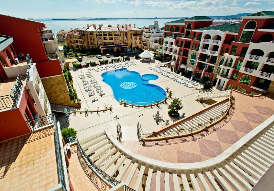 От 14.07 до 30.09 на море в Свети Влас: Нощувка на човек на база All Inclusive + басейн от хотел Свети Георги Палас! Дете до 12.99г. - БЕЗПЛАТНО!!!, снимка 5