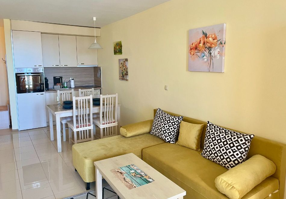 Апартамент Джулия в комплекс Хармони Хилс, к к Албена, с. Рогачево, снимка 11