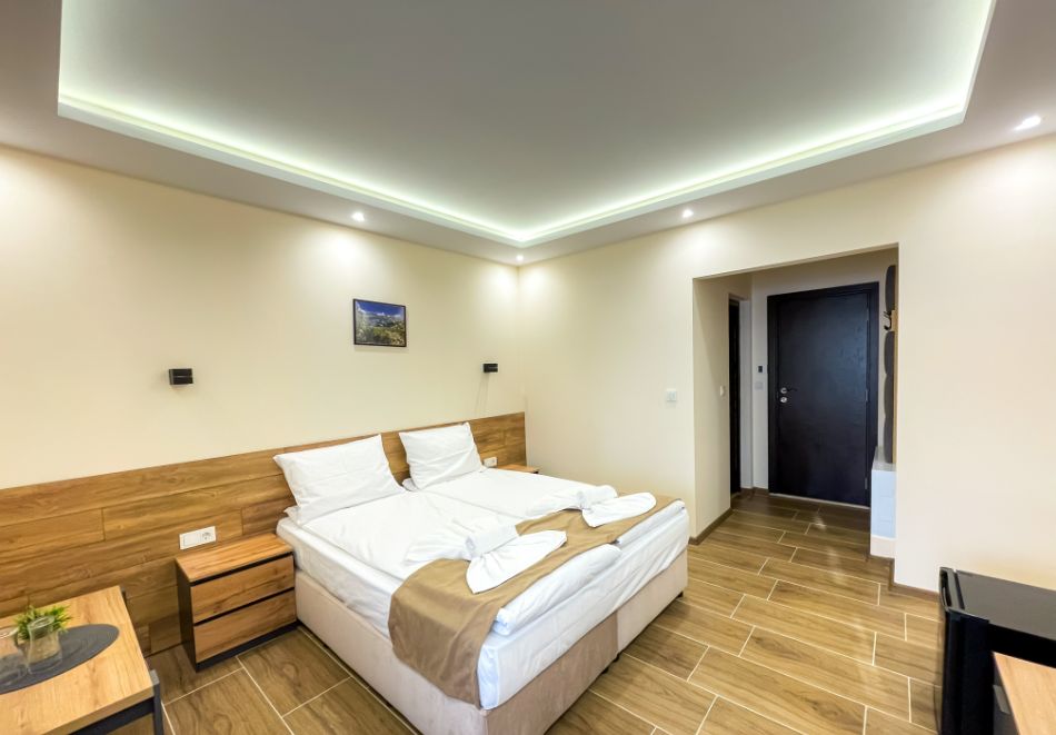 Почивка в Добринище! Нощувка на човек със закуска в къща за гости Александра 2, снимка 18