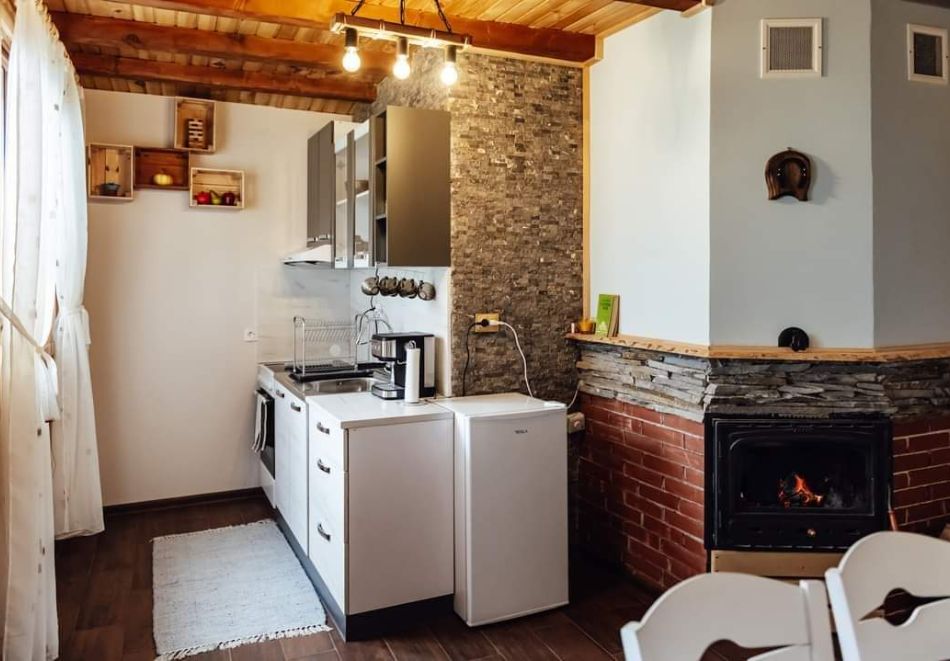 Нощувка за двама, трима  или наем на самостоятелна къща с капацитет 5 човека в къщи за гости Брик, Сапарева баня, снимка 14