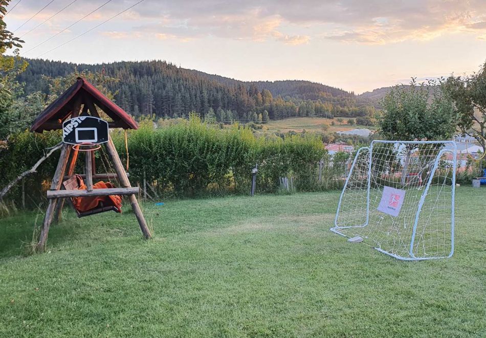 Нова 2026 година край Доспат! 2 или повече нощувки в хотел с капацитет 40 човека в хотел Зенит, Сатовча, снимка 13