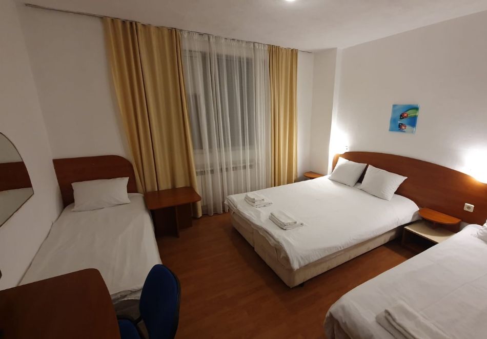 Нова 2026 година край Доспат! 2 или повече нощувки в хотел с капацитет 40 човека в хотел Зенит, Сатовча, снимка 6