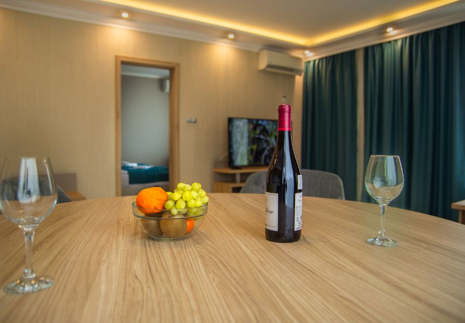 Релакс край Варна: Нощувка за двама, трима или четирима от Апарт хотел Вемара Сити, м-т Траката, снимка 18