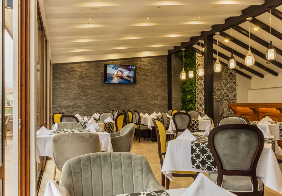 Релакс край Варна: Нощувка за двама, трима или четирима от Апарт хотел Вемара Сити, м-т Траката, снимка 5