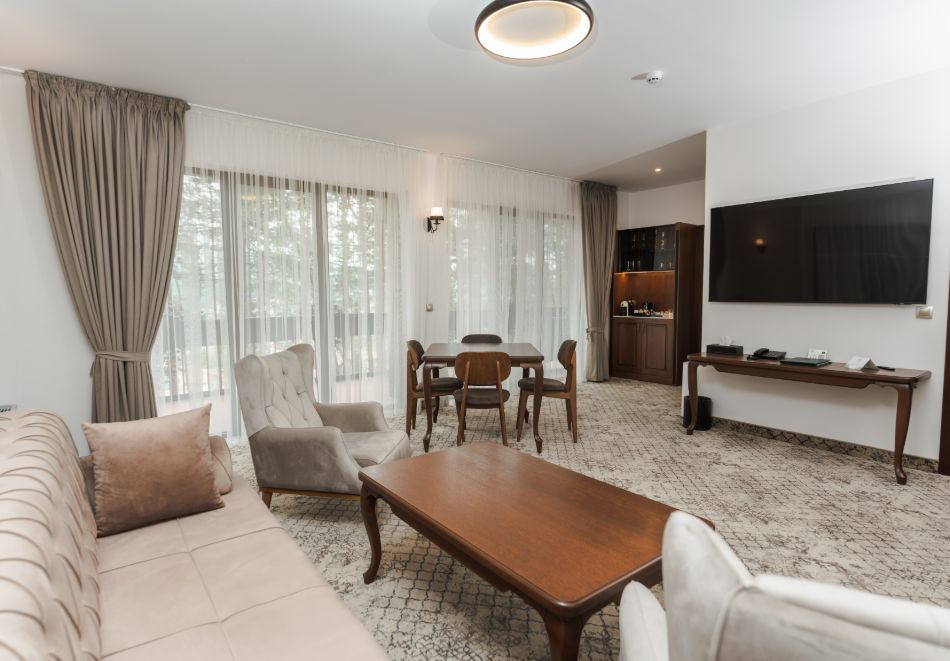 Петзвездна Нова Година във Велинград! 3 или 4 нощувки на човек със закуски и вечери, едната Празнична + богара програма + вътрешен и външен минерален басейн и СПА зона в Макси Парк Хотел и Спа*****! Две деца до 11.99г. БЕЗПЛАТНО!, снимка 11