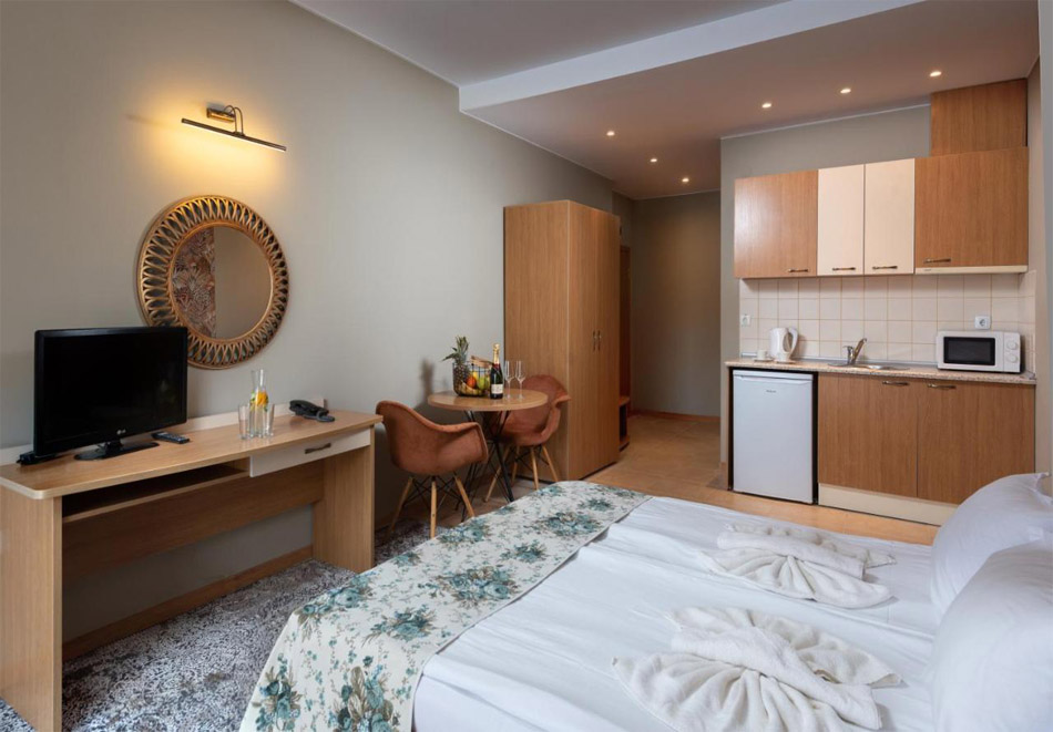 Нощувка на човек с възможност за закуска в хотел Авеню, Слънчев Бряг. Дете до 11.99г - БЕЗПЛАТНО!, снимка 17