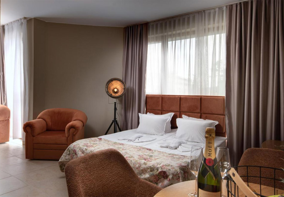 Нощувка на човек с възможност за закуска в хотел Авеню, Слънчев Бряг. Дете до 11.99г - БЕЗПЛАТНО!, снимка 13