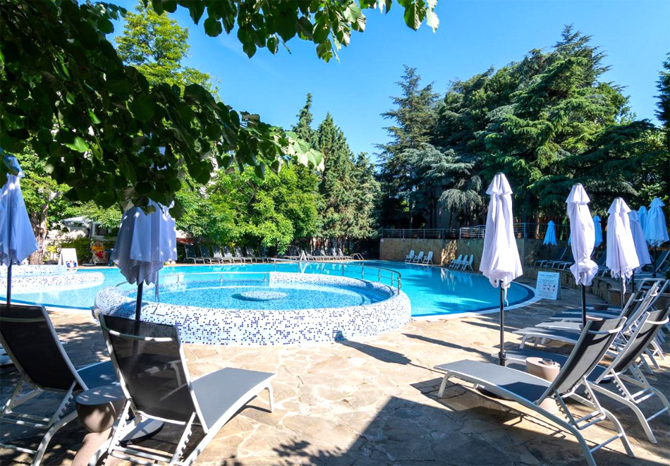 Нощувка на човек на база All Inclusive + басейн и джакузи от хотел Екселсиор****, Златни пясъци. Дете до 11.99г - БЕЗПЛАТНО!, снимка 4