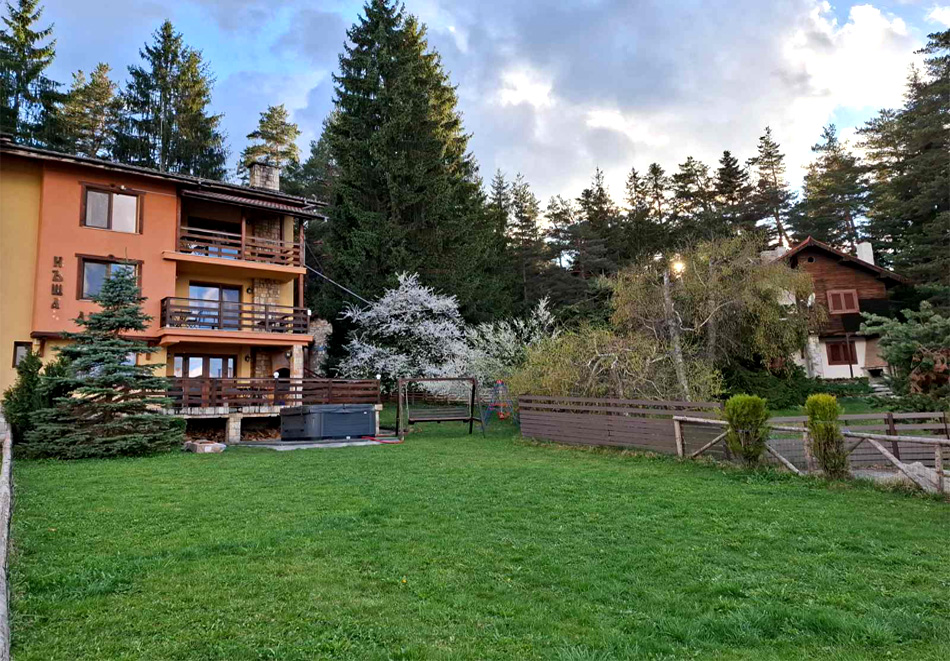 Нощувка за двама с дете до 12г. или наем на къща за 12 човека + външно джакузи от къща за гости Лидия, Цигов чарк, снимка 2