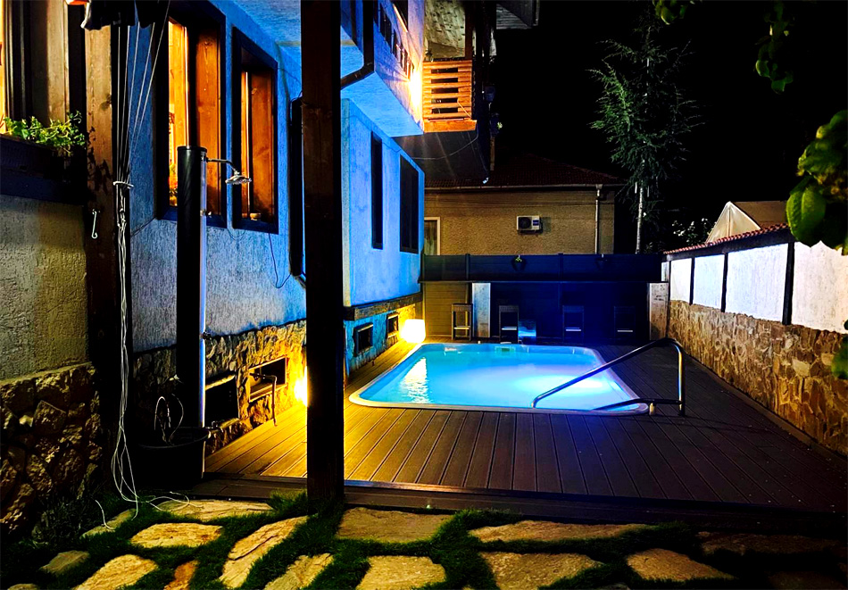 Почивка в Добринище: Нощувка на човек със закуска + топъл басейн от Къща за гости Елит, снимка 7