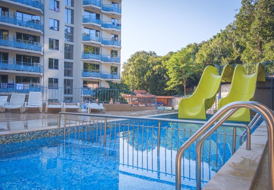 Ранни записвания за море 2026 в Златни пясъци: Нощувка на човек на база All Inclusive + басейн в хотел Реджина****. Дете до 11.99г. - БЕЗПЛАТНО!, снимка 3