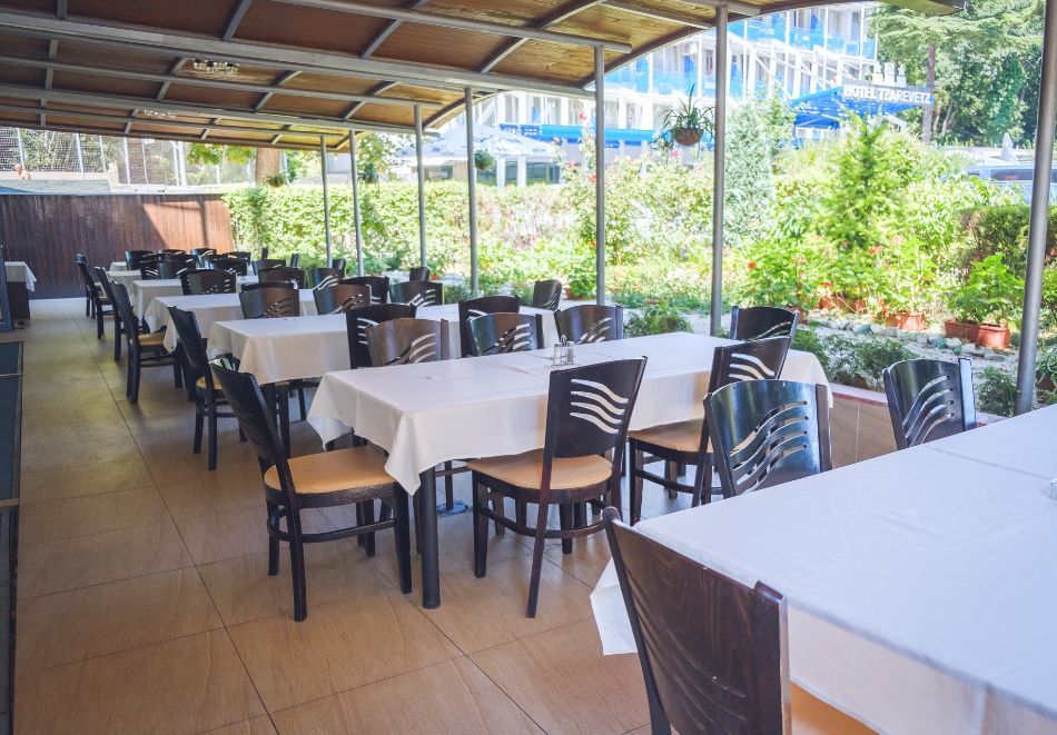 Ранни записвания за море 2026 в Златни пясъци: Нощувка на човек на база All Inclusive + басейн в хотел Реджина****. Дете до 11.99г. - БЕЗПЛАТНО!, снимка 9