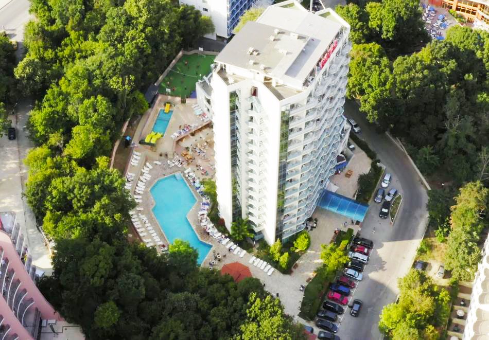 Ранни записвания за море 2026 в Златни пясъци: Нощувка на човек на база All Inclusive + басейн в хотел Реджина****. Дете до 11.99г. - БЕЗПЛАТНО!, снимка 4