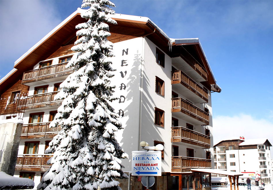 Коледа в Пампорово, в близост до писта №7 и лифт №1! 2, 3 или 4 нощувки на човек със закуски и вечери от Апартаменти Невада, снимка 3