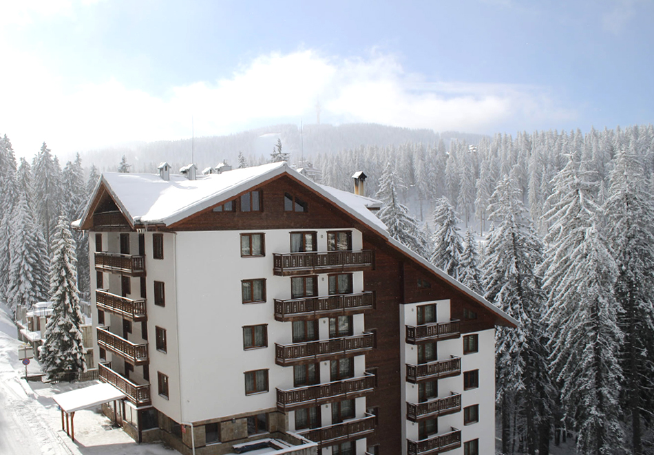 Коледа в Пампорово, в близост до писта №7 и лифт №1! 2, 3 или 4 нощувки на човек със закуски и вечери от Апартаменти Невада, снимка 2