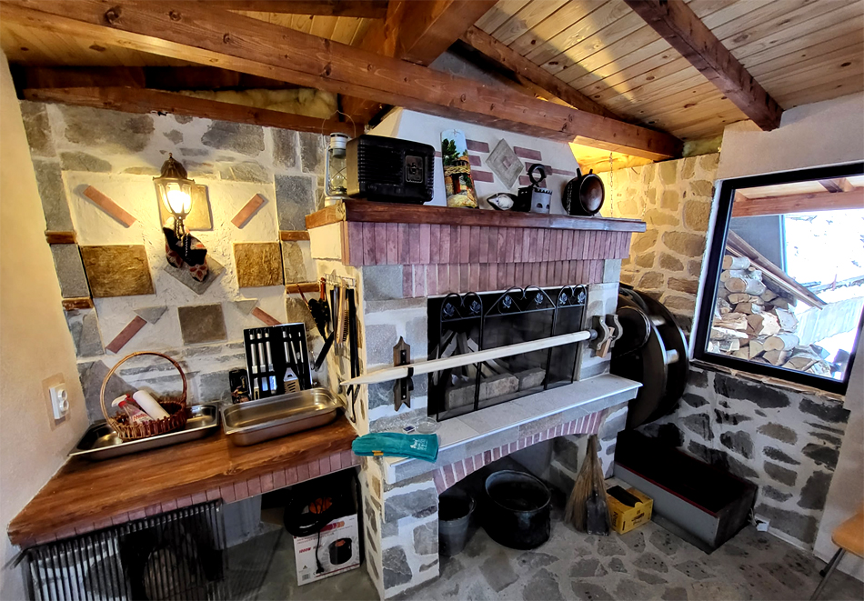 Почивка край Пампорово! Нощувка за 8 възрастни с 2 деца и ползване на трапезария с оборудвана кухня и вана-джакузи от Вила Слънце Мое, с. Проглед, снимка 5