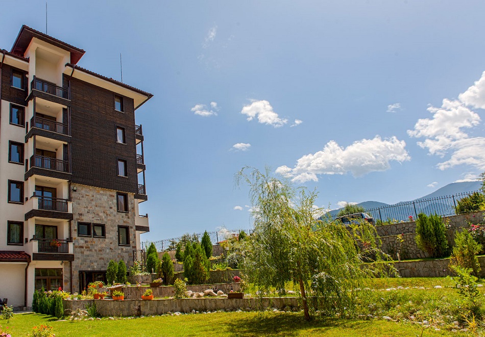 Зимна ваканция в Банско: Нощувка на база Аll Inclusive или закуска и вечеря с включени безалкохолни напитки на човек в хотел Сейнт Джордж Ски & Холидей****, снимка 2