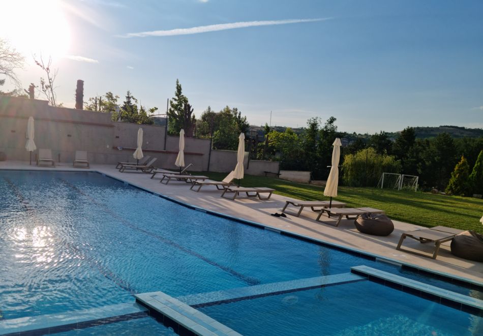 Нощувка със закуска плюс възможност за обяд и вечеря на човек + басейн и релакс зона в хотел Тайм Аут***, Сандански, снимка 8