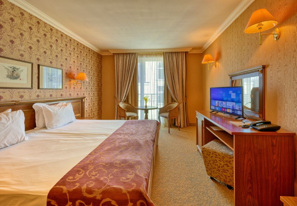 Нощувка със закуска или закуска и вечеря на човек + минерален басейн и релакс център в хотел клуб Централ****, Хисаря., снимка 11