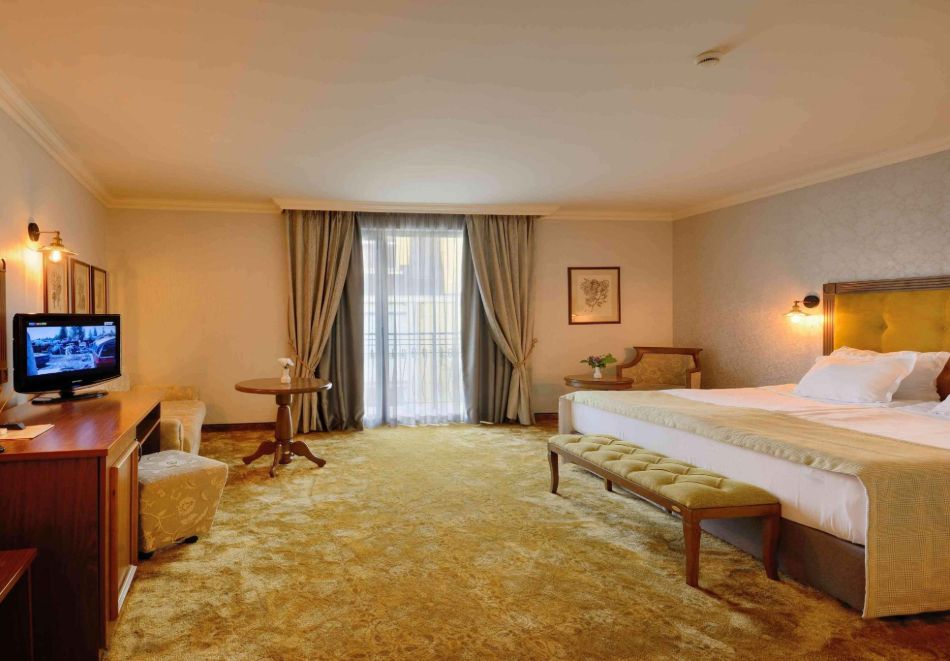 Нощувка със закуска или закуска и вечеря на човек + минерален басейн и релакс център в хотел клуб Централ****, Хисаря., снимка 10