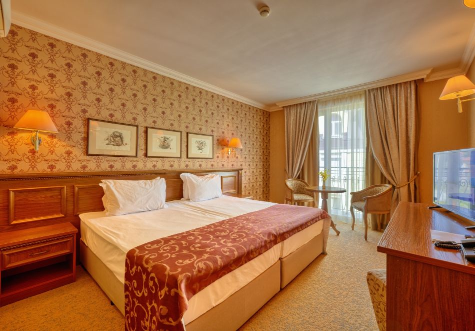 Нощувка със закуска или закуска и вечеря на човек + минерален басейн и релакс център в хотел клуб Централ****, Хисаря., снимка 9