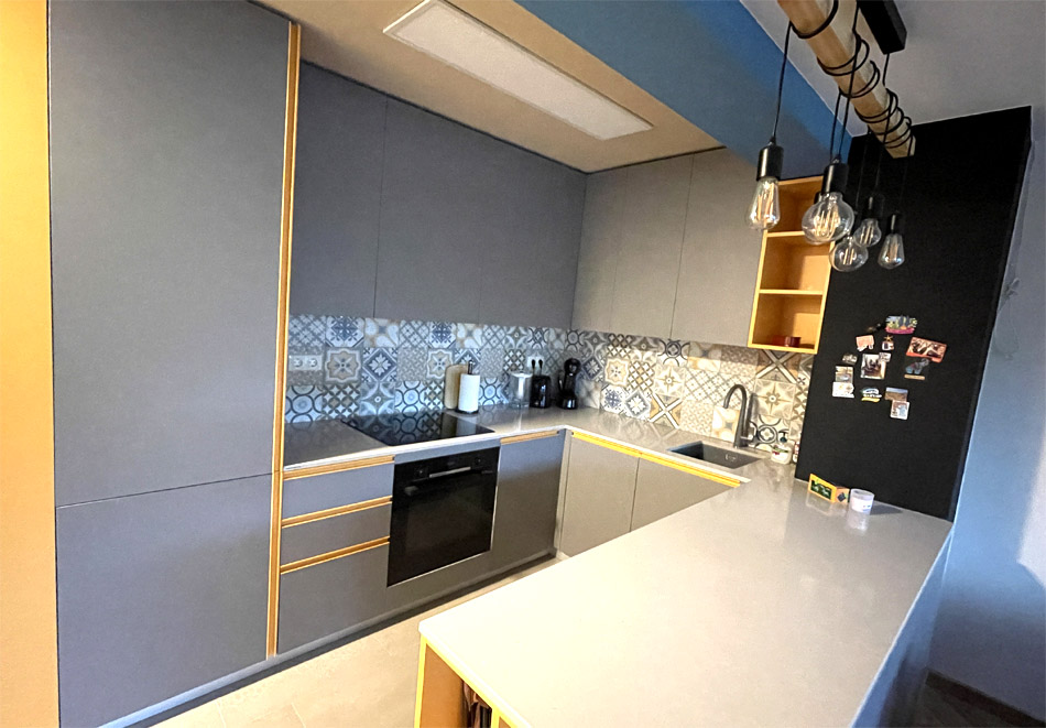 На почивка или по работа – комфорт в центъра на Бургас: Нощувка за двама в уютен Апартамент., снимка 4