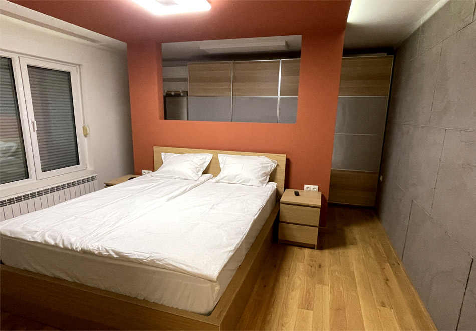 На почивка или по работа – комфорт в центъра на Бургас: Нощувка за двама в уютен Апартамент., снимка 7