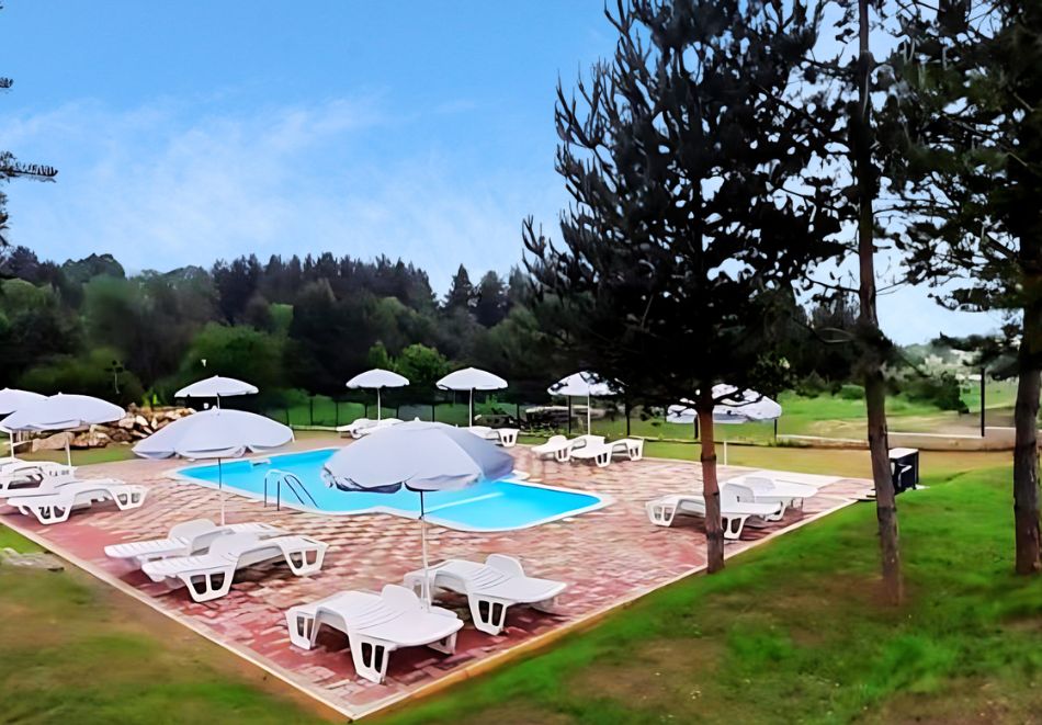 Делник в Цигов Чарк: Нощувка на човек + градинско отопляемо джакузи от Къщи за гости Илиеви, снимка 2