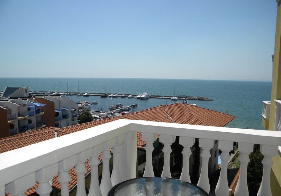 Апартаменти за гости в комплекс Марина Сънрайз, Свети Влас, снимка 4