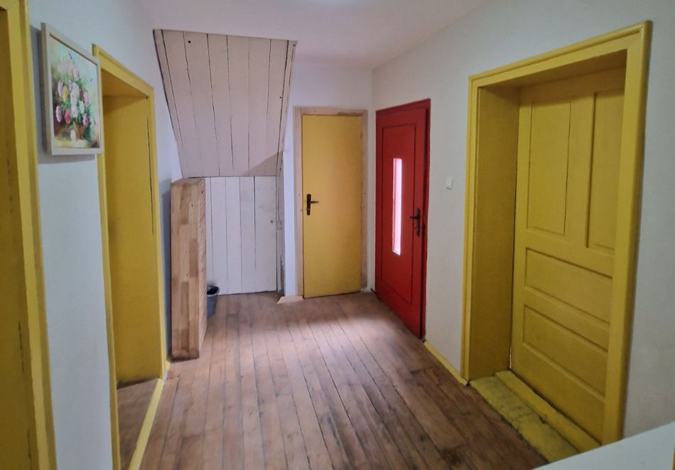 Почивка с компания в Говедарци: Нощувка в самостоятелна къща за 6 човека в Цветна къща Девияни, снимка 9