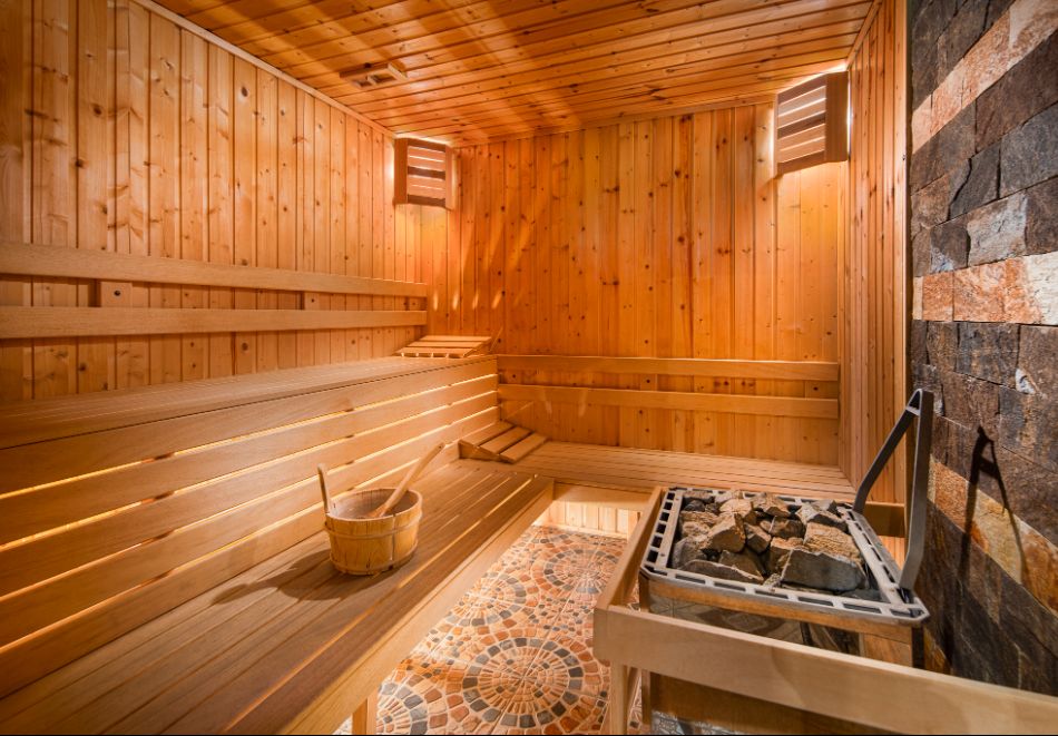 Делник в Чифлика: Нощувка за двама със закуска и вечеря + 2 минерални басейна и релакс зона в обновения хотел Алфарезорт Палас****, снимка 10