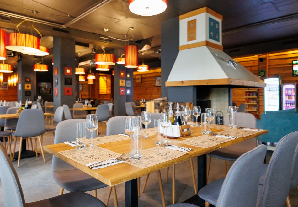 Нощувка на човек със закуска и възможност за вечеря + минерален басейн и релакс пакет в хотел 3 планини, Разлог, снимка 10