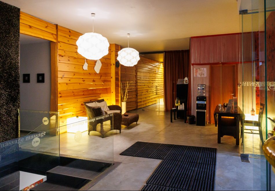 Нощувка на човек със закуска и възможност за вечеря + минерален басейн и релакс пакет в хотел 3 планини, Разлог, снимка 8