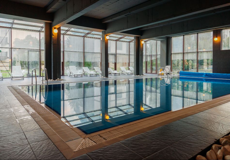 Нощувка на човек със закуска и възможност за вечеря + минерален басейн и релакс пакет в хотел 3 планини, Разлог, снимка 7