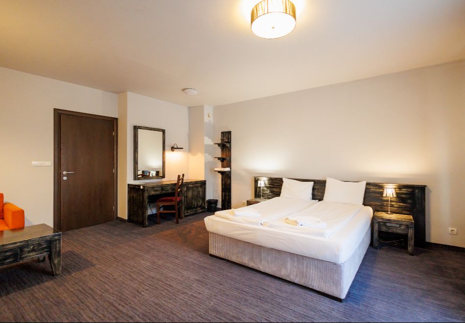 Нощувка на човек със закуска и възможност за вечеря + минерален басейн и релакс пакет в хотел 3 планини, Разлог, снимка 6