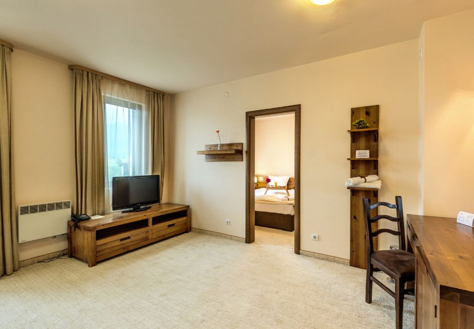 Нощувка на човек със закуска и възможност за вечеря + минерален басейн и релакс пакет в хотел 3 планини, Разлог, снимка 3